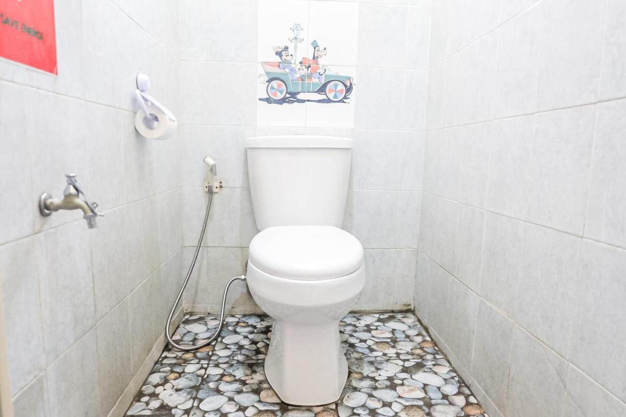 Unique Homestay 443 ジョグジャカルタ エクステリア 写真