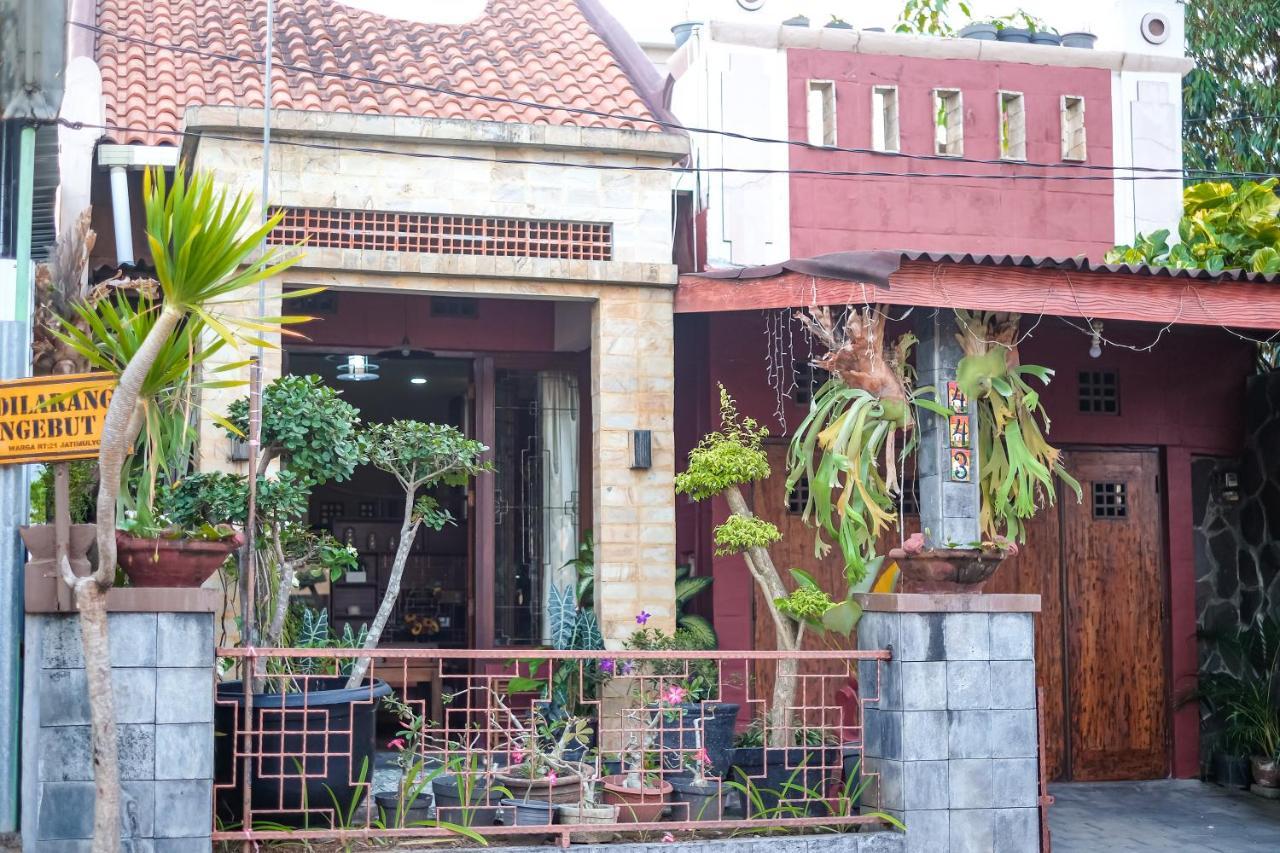 Unique Homestay 443 ジョグジャカルタ エクステリア 写真